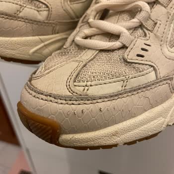 Skechers'ın Sorunlu Ayakkabısı