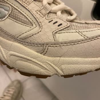 Skechers'ın Sorunlu Ayakkabısı