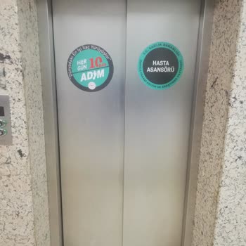 Kocaeli Darıca Farabi Eğitim Ve Araştırma Hastanesi Asansörünün Çalışmaması