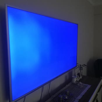 Onvo Ov65500 Ekrandan Işık Parlaması Ve Bulutlanma