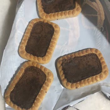 Eti Gıda Eti Karam Kalitesiz Ürünler, Umarım Kurt İzi Değildir O Gördüklerim :(