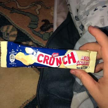 Nestle Beyaz Çikolata İçinde Kurt