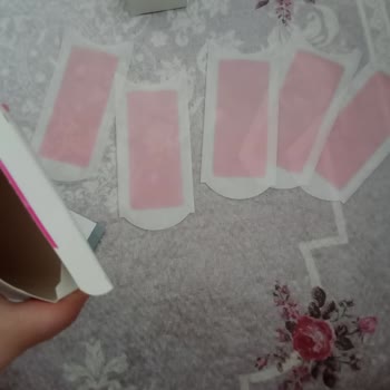 Veet Ağda Bantları Dışında 12 Tane Yazıyor İçinde 5 Tane Var