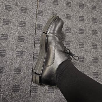 Max Moda Ayakkabı Tabanı Ayağımda Dağıldı