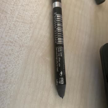 Pastel Kozmetik No 320 Marka Göz Kalemi İçi Kırık