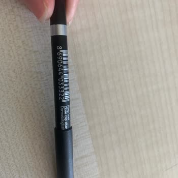 Pastel Kozmetik No 320 Marka Göz Kalemi İçi Kırık