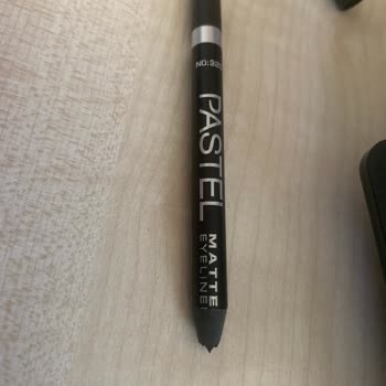 Pastel Kozmetik No 320 Marka Göz Kalemi İçi Kırık