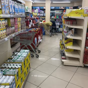 Şok Market Kasiyer El Altından 2 Çuval Patatesi Tanıdığına Saklıyor