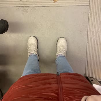 Skechers Spor Ayakkabım Islak Zeminde Yağ Gibi Kayıyor.