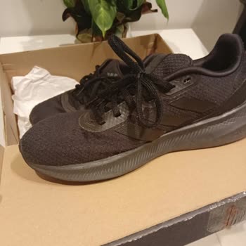 Adidas' Dan Aldığım Spor Ayakkabısı 1,5 Ayda Yün Çoraba Döndü.
