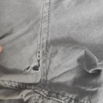 Mavi'nin Kalitesiz Gömleği