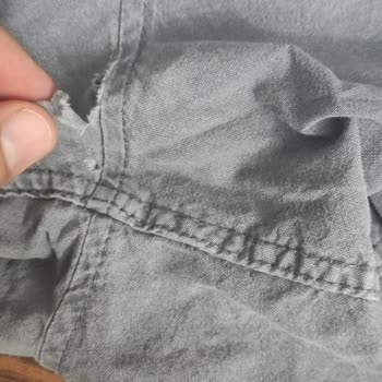 Mavi'nin Kalitesiz Gömleği