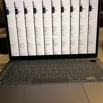 Apple Macbook Air In Ekranında Sorun Yaşıyorum