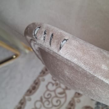 Sarıkaya Halı Mobilya'dan Aldığımız 6 Sandalyenin 4'ü Defolu