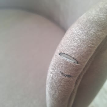 Sarıkaya Halı Mobilya'dan Aldığımız 6 Sandalyenin 4'ü Defolu