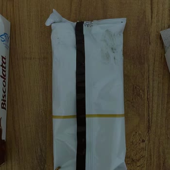 Biscolata Paketin İçi Açık Ve Deforme Olmuş