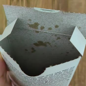 Biscolata Paketin İçi Açık Ve Deforme Olmuş