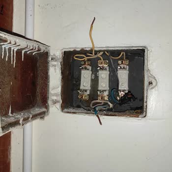 Başkent Elektrik Dağıtım 15 Saat Elektriksiz Kaldık Ve Mağduruz!