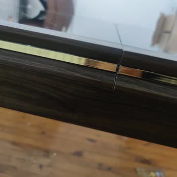 Dinler Mobilya Defolu Ürün Satan Mağaza