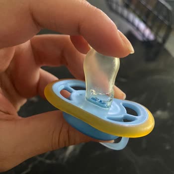 Philips Avent Emzik Yırtılması