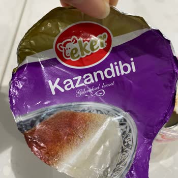 Eker Kazandibi Tatlısından Çıkan Plastik