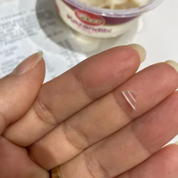 Eker Kazandibi Tatlısından Çıkan Plastik