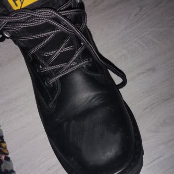 Bambi Ayakkabı Caterpillar Deri Bot Boyası Soyuldu