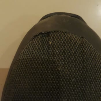 Skechers Hatalı Ürün Burunda Açılma!