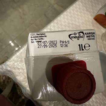 Meysu Meyve Suyu Bozuk Ve Su Renginde.