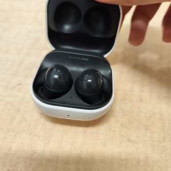 Samsung Kulaklığımın Kutusu Şarj Almıyor.