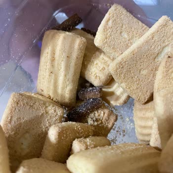 Ülker Bebe Bisküvisi Paketinden İstenmeyen Ürün Çıkması