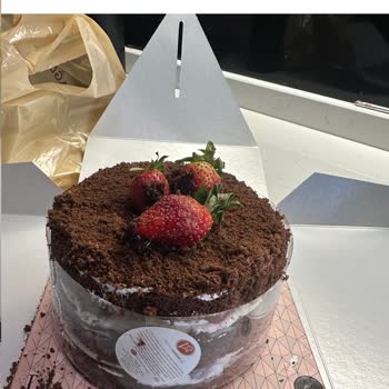 Liva Pastanesi (livashop.com) Gönderilen Pastanın Kötü Gelmesi