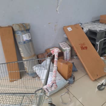 Sürat Kargo Personel Eksiğinden Kargoları Dağıtım Yapmıyor