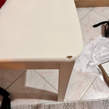 IKEA'dan 18 Bin TL'lik Masa Takımında Sandalye Kırık Geldi!