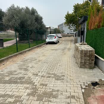 Gediz Elektrik Dağıtım Yolları Kazdı Ve Onarmadı.