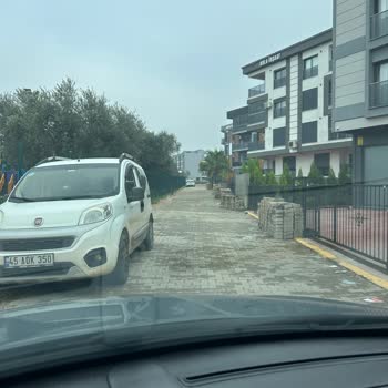 Gediz Elektrik Dağıtım Yolları Kazdı Ve Onarmadı.