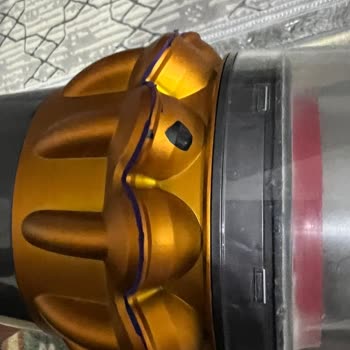 Dyson W15--ANLAMSIZ Gıcırtı Sesi Ve Soyulmalar