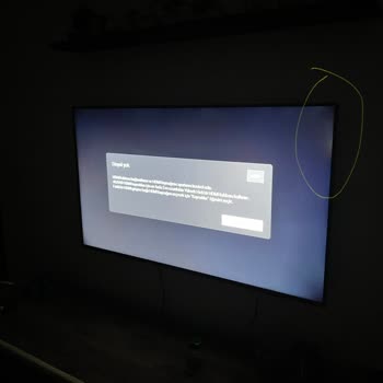 Yeni Alınan Philips TV 'nin Kenarlarında Beyaz Işık Sorunu