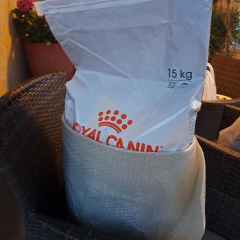 Petpal Kedi Mama Ambalajının Kapağı Değiştirilmiş