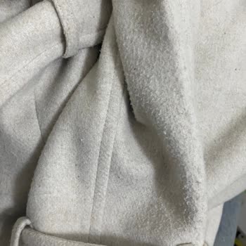 Bershka Kaban Hemen Tüylendi