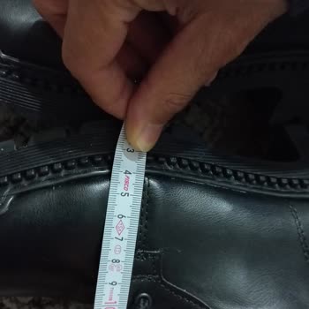 Hotiç Marka Botun Bir Teki Yamuk Dikim Yapış