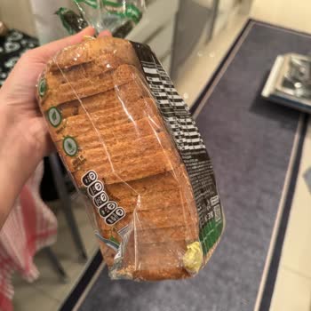 UNO Paketli Ekmeğin İçinde Sakız