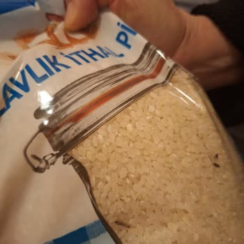 Migros Pirinçte Güve Çıktı