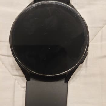 Samsung Galaxy Watch 4 Saat Kaplaması Döküldü, Siyah Ekran Açılmıyor!