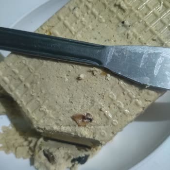 Taşkale Helva Antep Fıstıklı Helva İçinde Yabancı Cisim