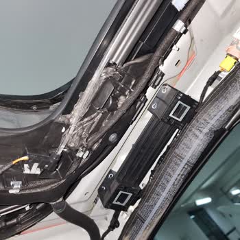 Peugeot 3008 Sunroof Tavan Su Alıyor.