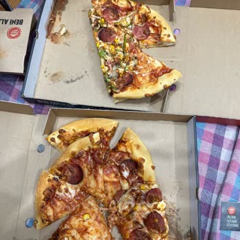 Yemeksepeti Yemek Sepetinin Kuryelerine Ulaşamaması Ve Lahmacuna Dönmüş Pizzalar