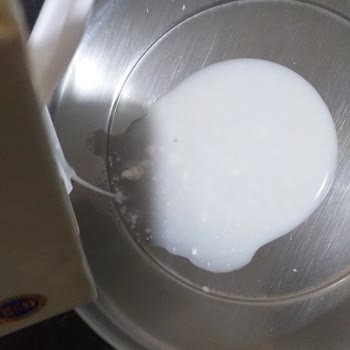 A101'de Taze Olmayan Süt Hayal Kırıklığı!