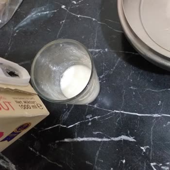 A101'de Taze Olmayan Süt Hayal Kırıklığı!