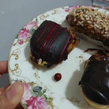 Ekleristan Çekirdekli Vişneli Ekler